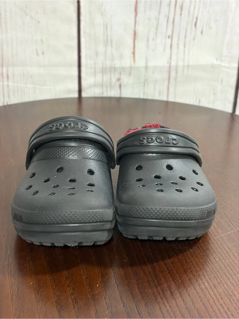 CROCS Kids Classic Lined Clog - Black with Red Plaid Lining Toddler C9